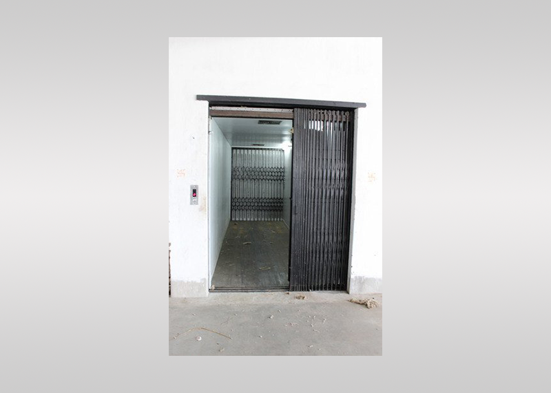 Collapsible Door Elevator