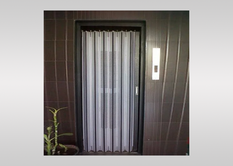 Collapsible Manual Door Elevators